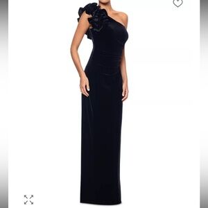 😍AQUA BLOOMINGDALES Black Velvet Ruffle One Shoulder Gown - 2!